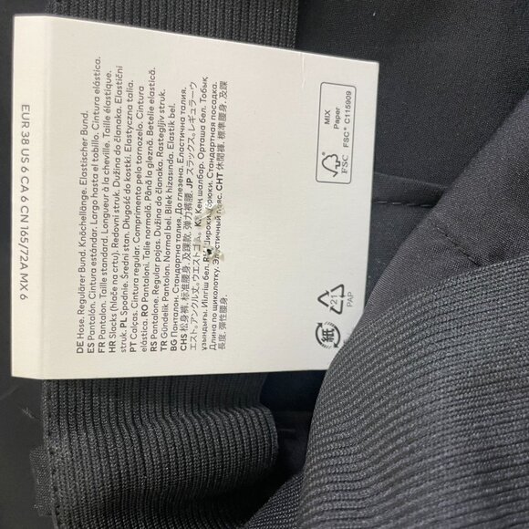 NWT - H&M Ankle Length Slacks in a Black Color Size 6 - Picture 2 of 7